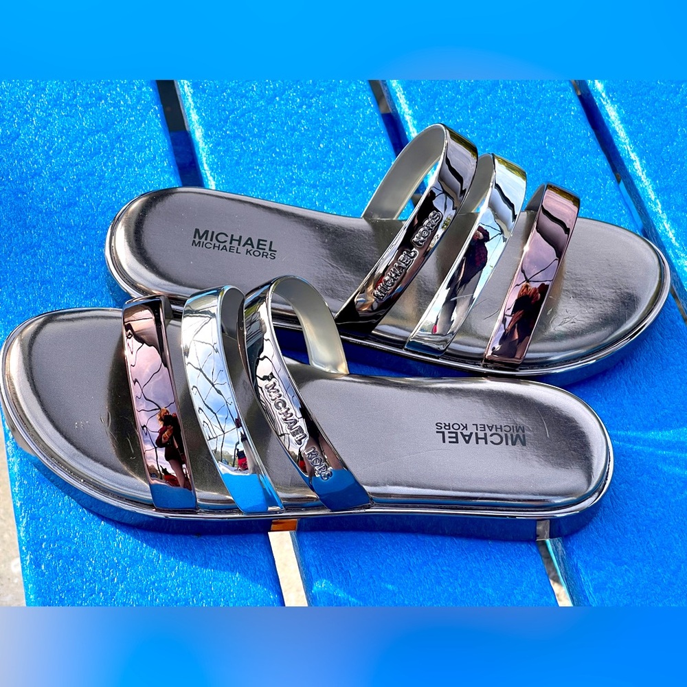 Michael Kors NWT Gorgeous mirrored Sandals Sz 5M Retail $118